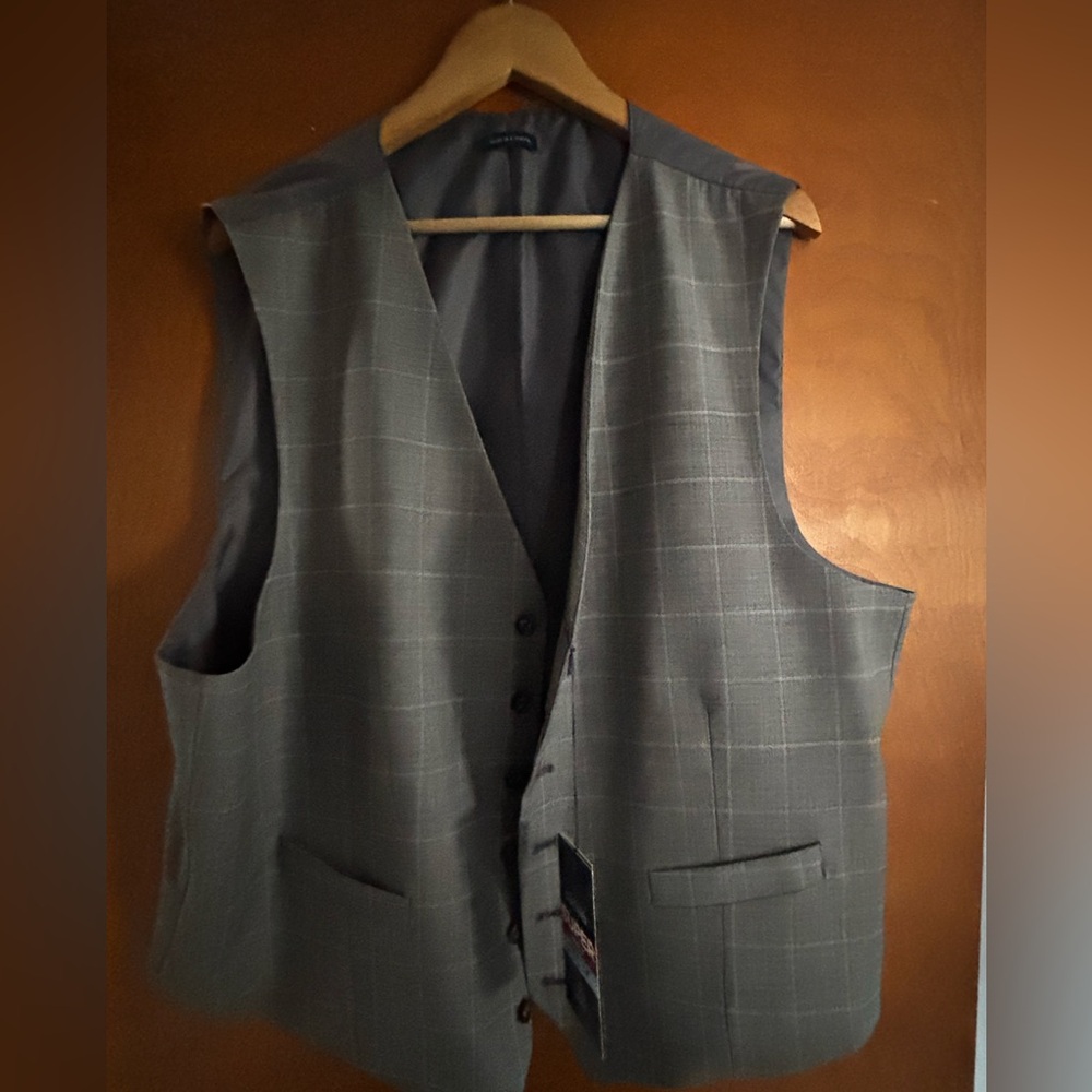 Stafford Charcoal Plaid Vest